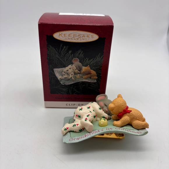 Hallmark Keepsake Grandchild's First Christmas 1994 Clip On Christmas Ornament - Picture 2 of 15